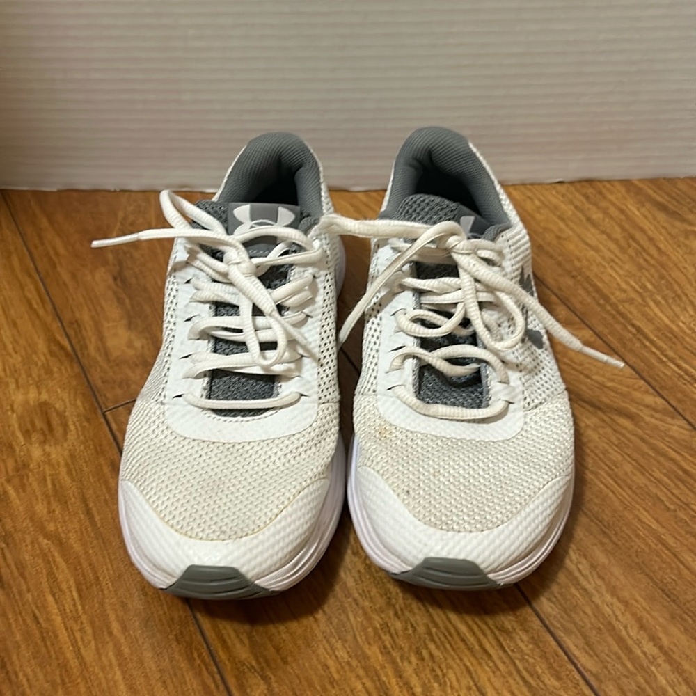 Under Armour, white running shoes, size 7